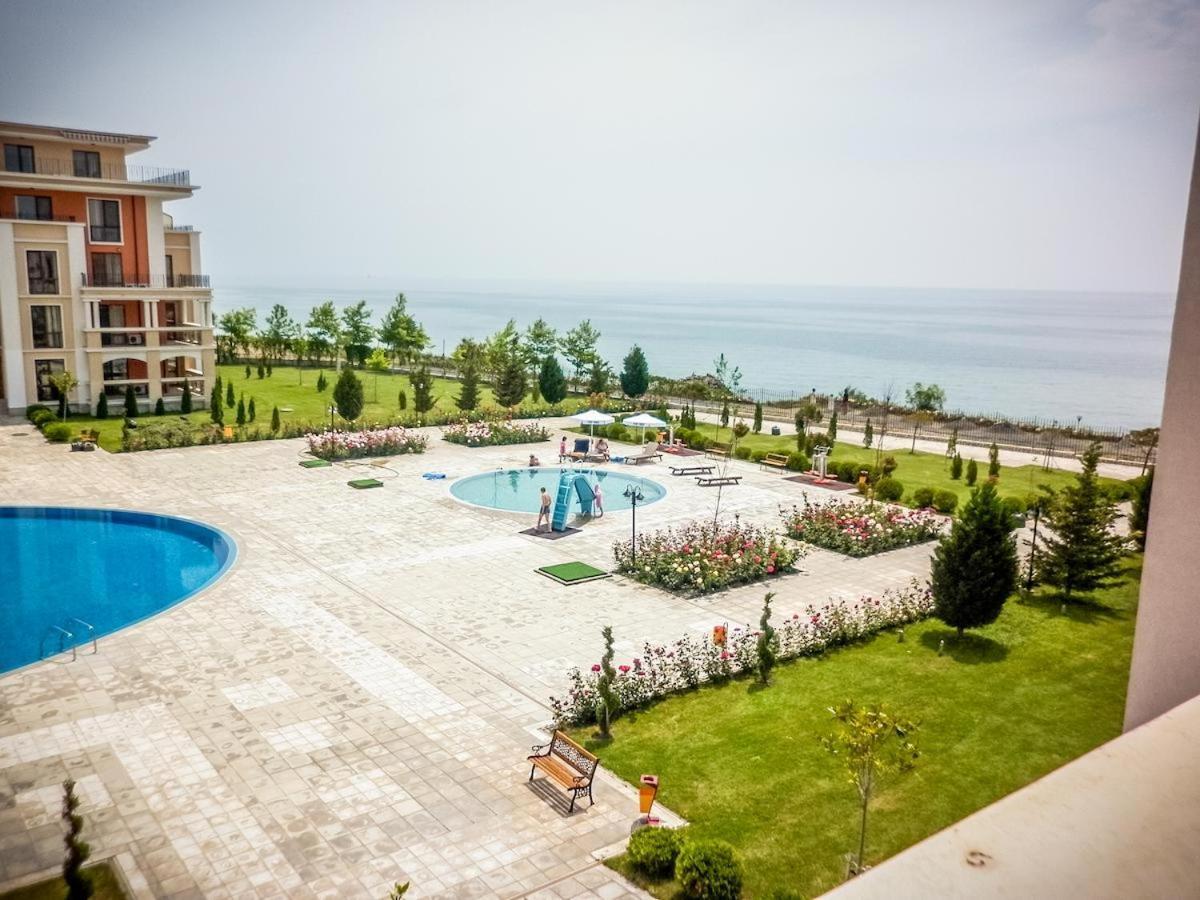 Prestige Fort Beach - Premium Apartments Sveti Vlas Eksteriør billede