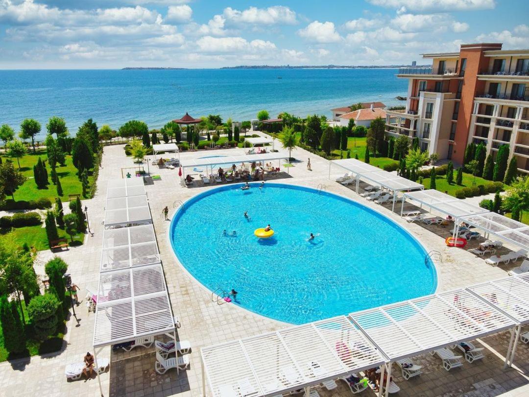 Prestige Fort Beach - Premium Apartments Sveti Vlas Eksteriør billede