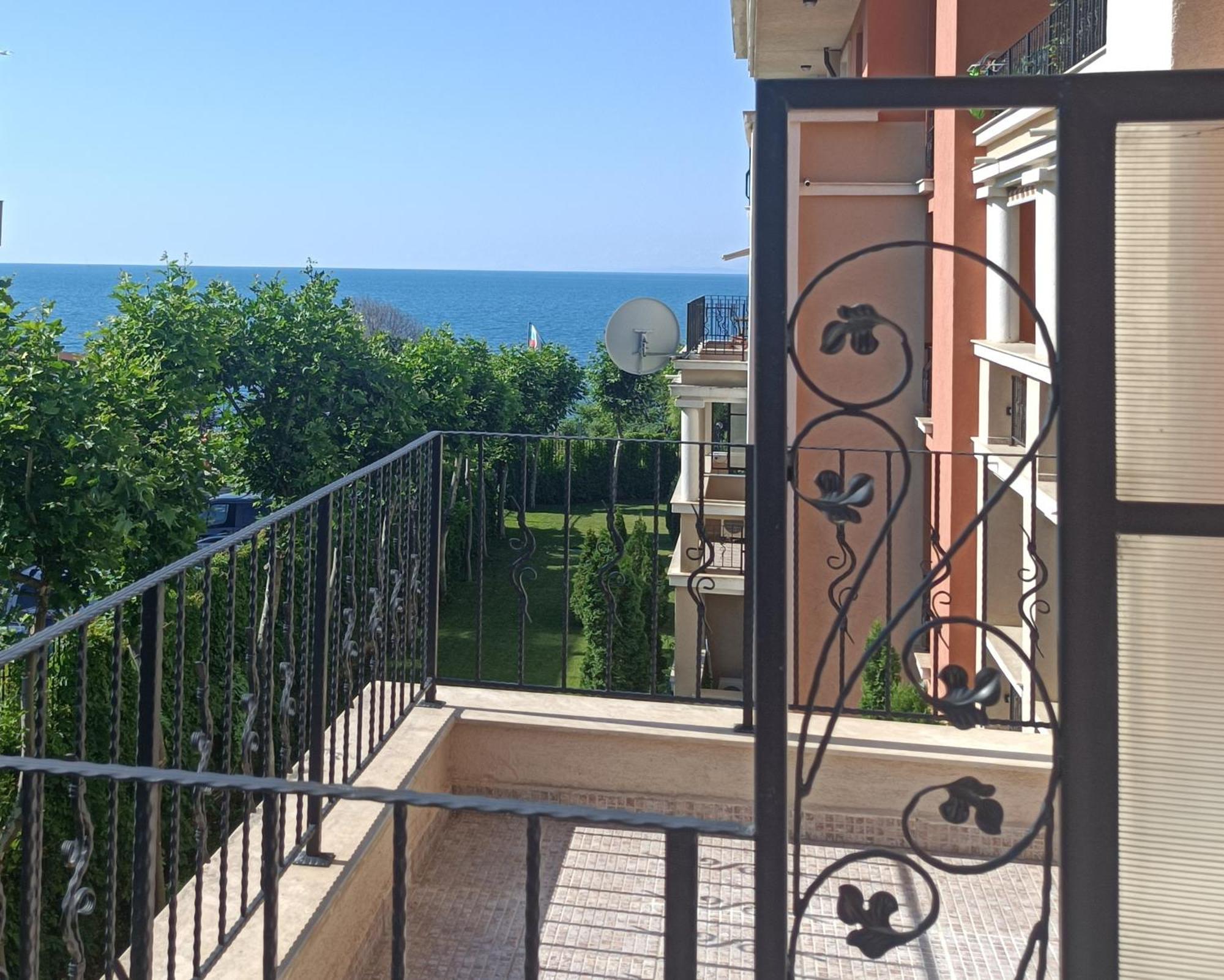 Prestige Fort Beach - Premium Apartments Sveti Vlas Eksteriør billede